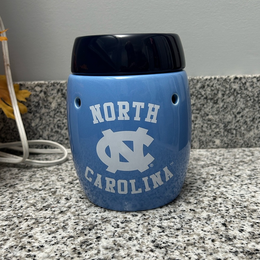 Scentsy Retired Collegiate UNC Tar Heels Wax Warmer